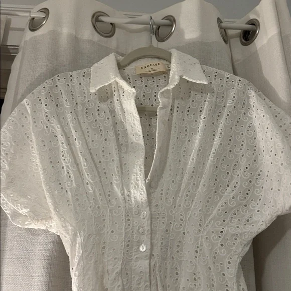 Elegant White Eyelet Dress - Picture 3 of 5